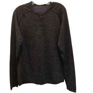 Mens Lululemon long sleeve shirt, Siz Medium by measurements